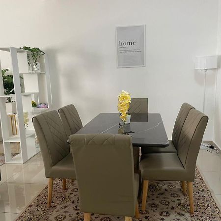 Safiyya Homestay Keluang Kültér fotó