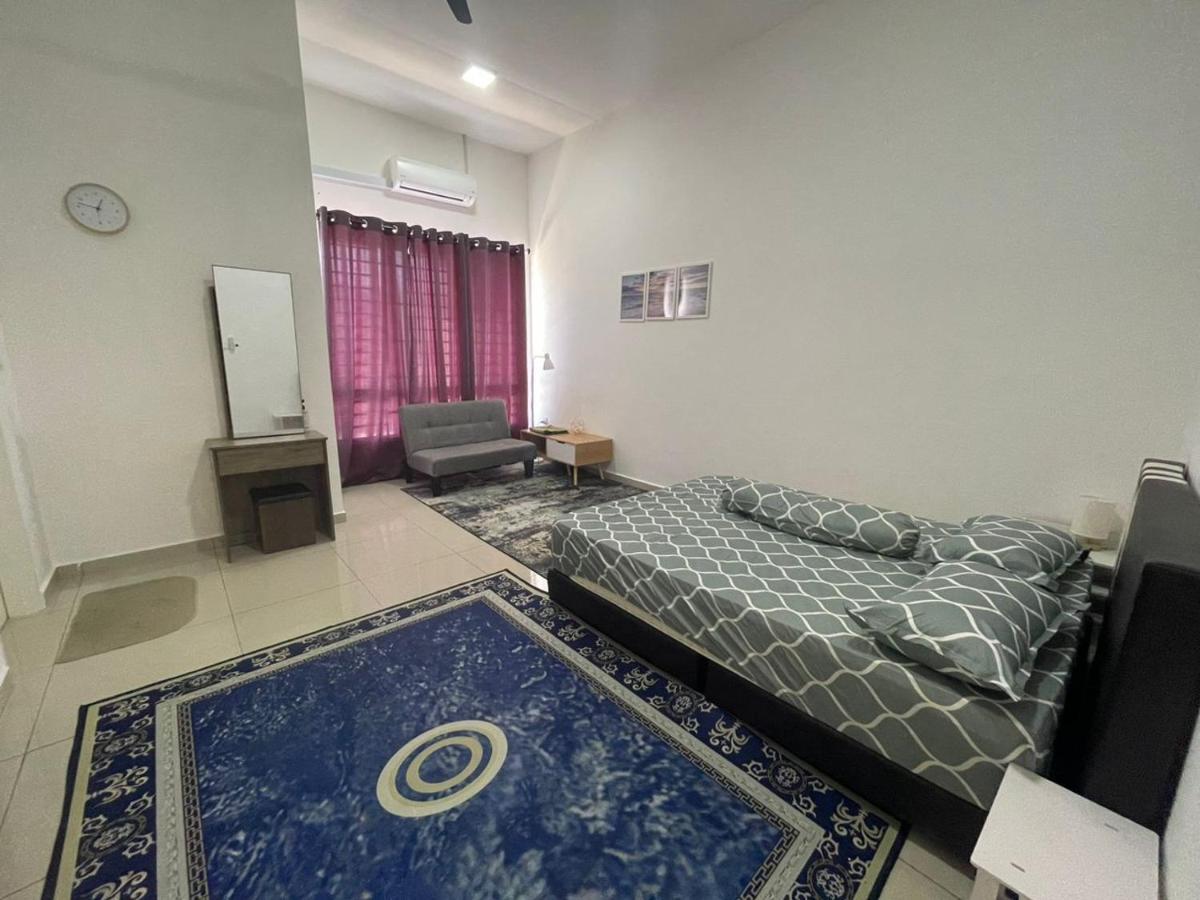 Safiyya Homestay Keluang Kültér fotó